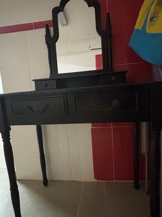 Tocador clásico negro con espejo