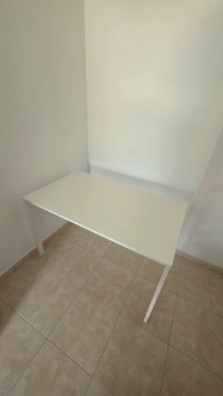 Mesa de comedor blanca