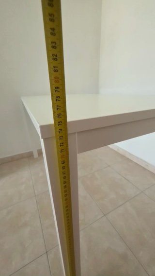 Mesa de comedor blanca