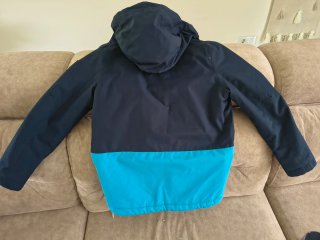 Abrigo azul y turquesa