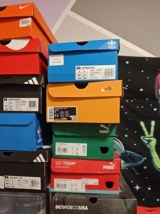 Lote Cajas Zapatillas Nike Adidas Puma DC Fila, 5€