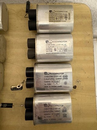 7 Capacitores/condensadores microondas 0.92µF