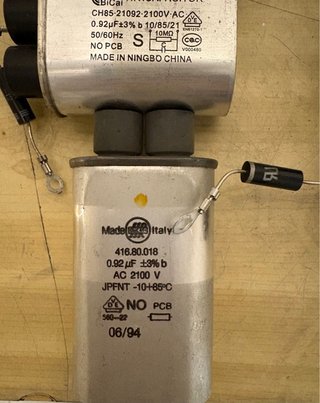 7 Capacitores/condensadores microondas 0.92µF
