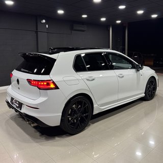Volkswagen Golf 8.5 R 2.0 TSI 333cv Black Edition