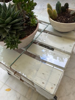 Mesa Palet Blanca con Ruedas y Cristal
