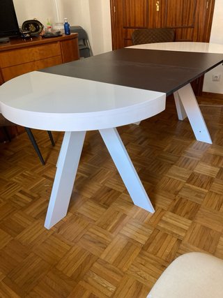 Mesa redonda extensible blanca