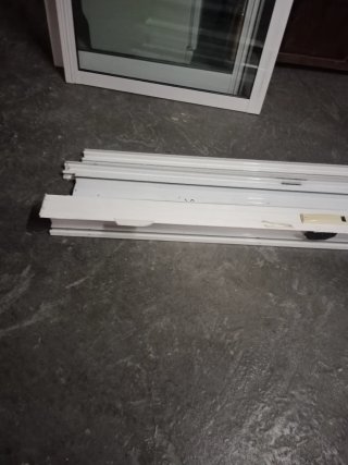 Puerta corredera aluminio con persiana