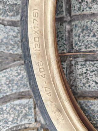 CST Traveller City Classic 20x1.75 Neumático