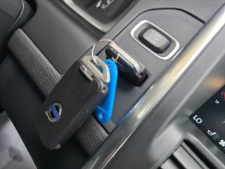 VOLVO XC60 2.4 TDI 190 CV IMPOLUTO SOLO 106.000 KM