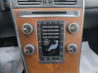VOLVO XC60 2.4 TDI 190 CV IMPOLUTO SOLO 106.000 KM