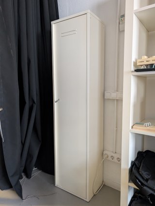 Armario metálico IKEA Hallän con llave