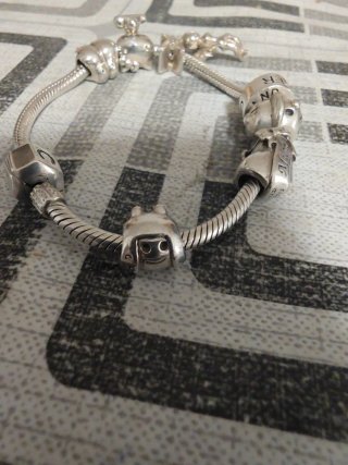Pulsera Pandora Chamilia con charms