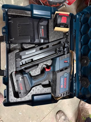 Pistola Clavos Bosch GNH 18V-64 M Profesional