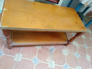Mesa o  banco rustico de  madera para restaurar