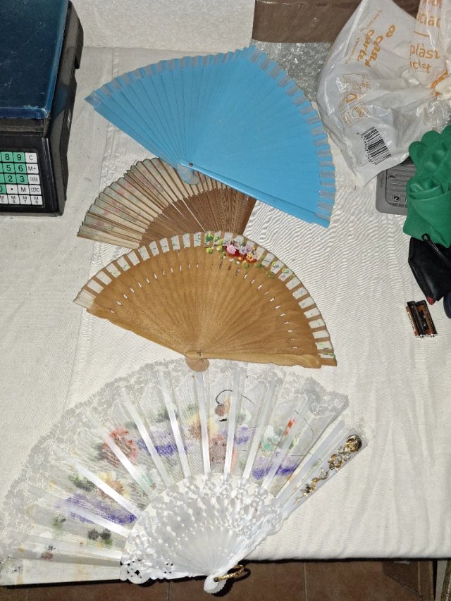 Lote 4 abanicos pintados a mano