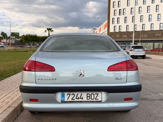 Peugeot 607 2002