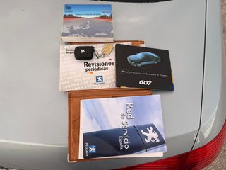 Peugeot 607 2002