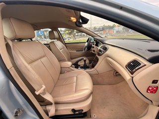 Peugeot 607 2002