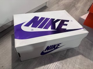 Jordan 1 High OG Morado y Blanco