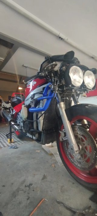 Kawasaki   ZXR 750H2
