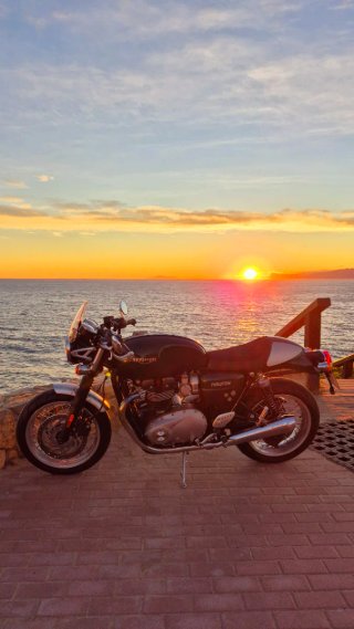Triumph Thruxton 1200