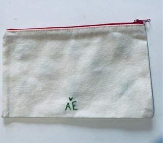 Pochette con ciliegie ricamate Nuova