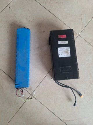 Lote de 3 patinetes 2 baterias,  cargadores