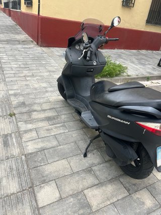 Suzuki Burgman 125 2011 Negra itv asta 2028 tiene