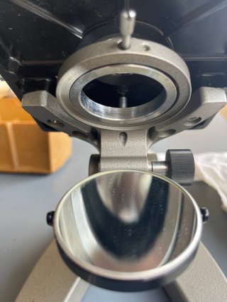 Microscopio Olympus con campo oscuro