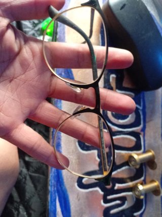Gafas de leer montura dorada y negra