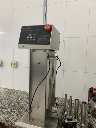 Embutidora Eléctrica Vertical 15L