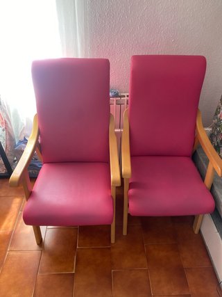 Pareja de sillas tapizadas rosa y madera