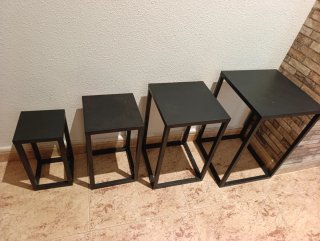 Set di 4 tavolini neri