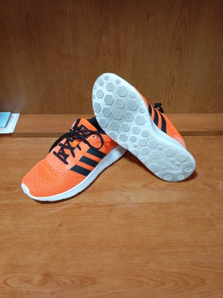 Zapatillas Adidas Neo Naranja y Negra