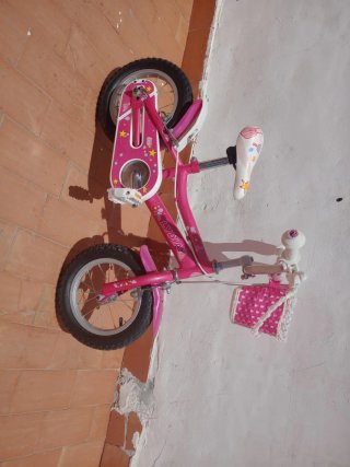 Bicicleta infantil rosa nueva