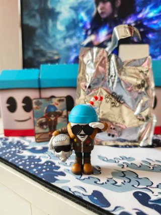 Figura coleccionable MILFOS