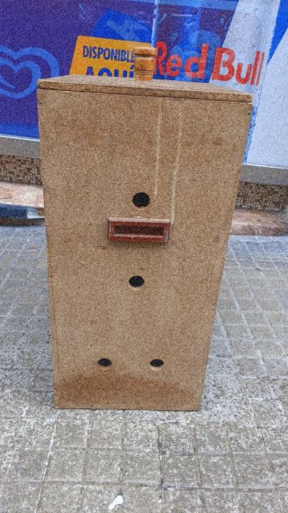 Transporte para pájaros beige y marrón