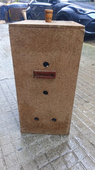 Transporte para pájaros beige y marrón