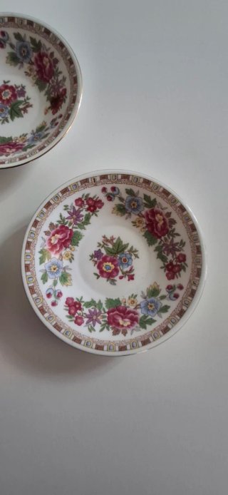3 Piattini in porcellana decorati