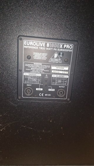 Equipo de sonido completo behringer