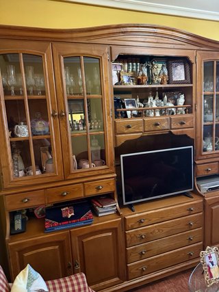 Mueble provenzal madera cerezo y cristal