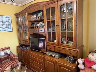 Mueble provenzal madera cerezo y cristal