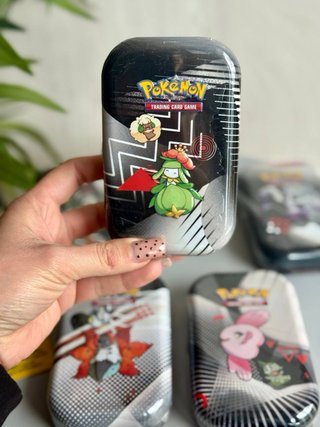 Mini Tin Pokémon Luce Nera e Fuoco Bianco
