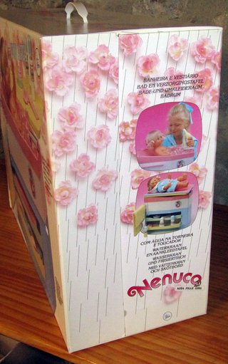 Vecchi vasca e camerino Nenuco FAMOSA. NUOVO.