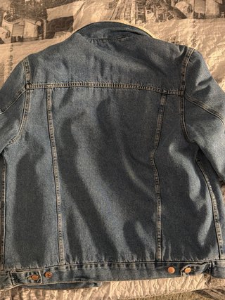Chaqueta vaquera Bershka forrada Talla L
