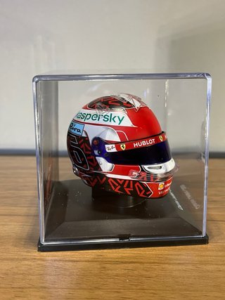 Casco Charles Leclerc 2020 Spark 1/5