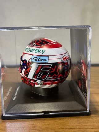 Casco Charles Leclerc 2020 Spark 1/5