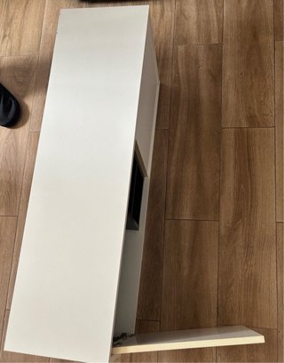 Mueble TV blanco y negro