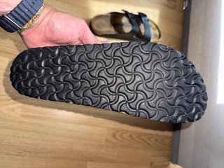 Sandalias Birkenstock Negras puestas 4 veces