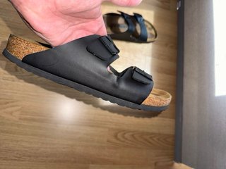 Sandalias Birkenstock Negras puestas 4 veces